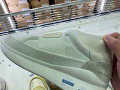 -UGG(燕莎奥特莱斯购物中心店)