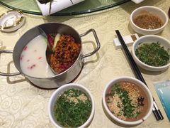-小天鹅火锅·一线江景洪鼎旗舰店(洪崖洞店)
