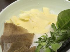 -红鼎豆捞·非遗鲍皇汤火锅(宝丰路店)