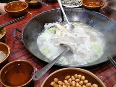 -老街烧烤大排档·地道湖北菜·龙虾馆(汉口火车站店)