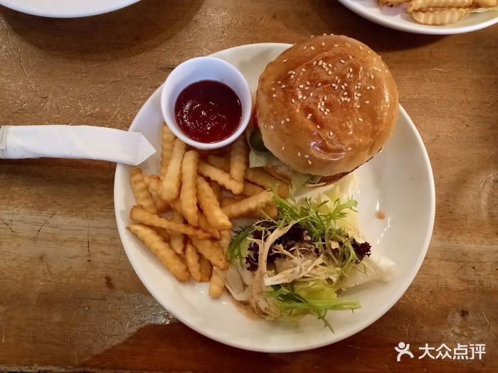 commune公社(花园道店)芝士牛肉汉堡图片 - 第250张