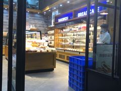 面包甜点陈列柜-华荣西饼(列东店)