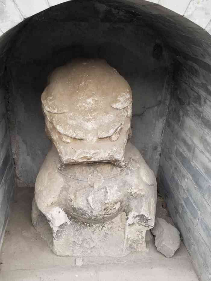 模式口过街楼-"北京现存的过街楼没几个了,虽说这里也是只.