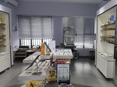 -视野联行眼镜•蔡司•依视路(温江店)