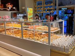 面包甜点陈列柜-好利来(乐堤港店)