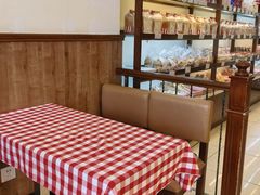 -红宝石·鲜奶小方·海派西点房(丰庄店)