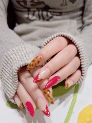 -桃色美甲沙龙