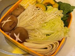 -润园四季椰子鸡火锅(卓越INTOWN店)