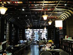 -钟书阁(松江泰晤士小镇店)