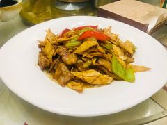 茭白炒肉-本味焖罐源(天泽街店)