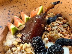 秋梨新疆果实酸奶碗-O'mills Sourdough Bakery&Bistro(永嘉路店)