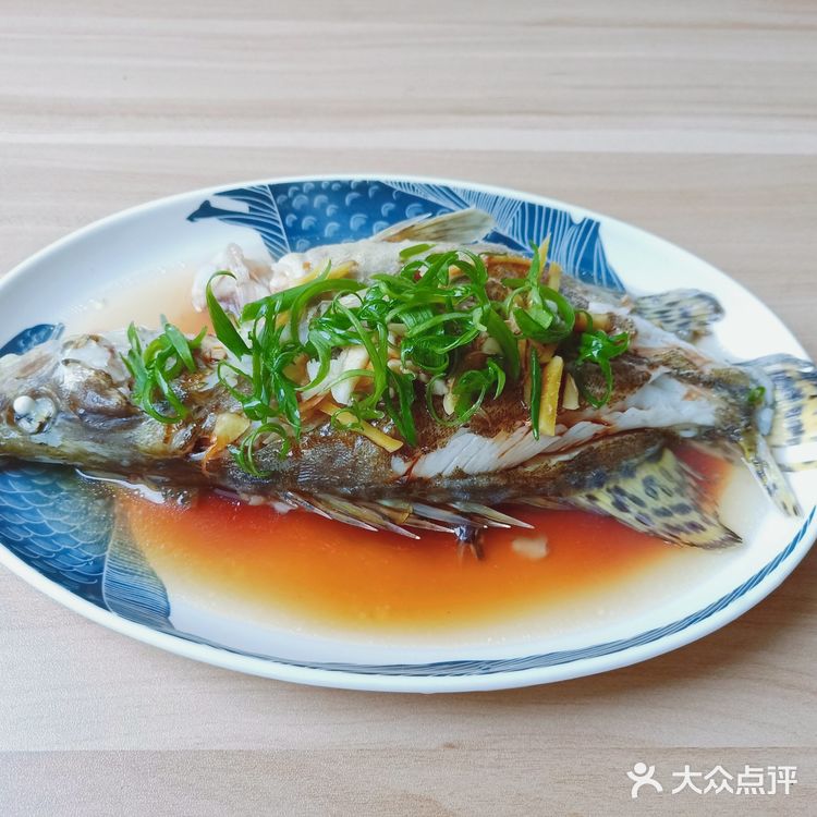 《家常清蒸桂鱼》肉质鲜美无比!汤汁拌饭是一绝!