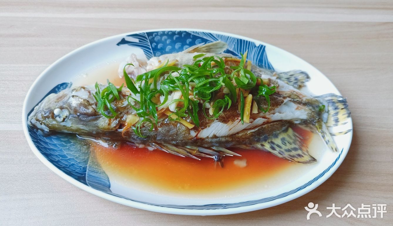 《家常清蒸桂鱼》肉质鲜美无比！汤汁拌饭是一绝！
