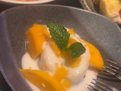 竹炭双色糯米-安南越南餐厅(青岛万象城店)