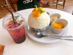 芒果雪冰-Cheevit Cheeva(Sirimangkalajarn)