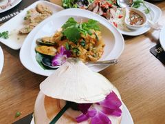 -Chom Cafe and Restaurant