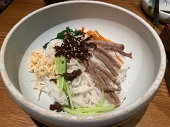 鸡丝凉米线-云海肴·汽锅鸡·云南菜(天山百盛优客店)