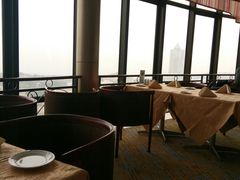 靠窗位-汇泉王朝大饭店-旋转餐厅(南海路店)