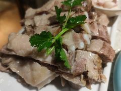 手抓羊肉-马老六清真餐饮(西站店)
