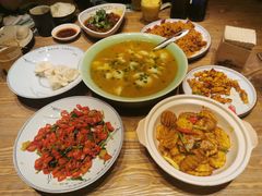 -临界音乐酒馆·小龙虾·江湖菜(华熙LIVE·鱼洞店)