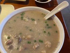 -洲心明记烧肉大粥