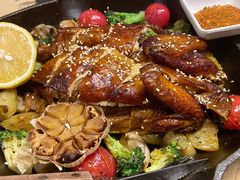 来龙里秘制考鸡-来龙里 精致 东南亚餐室(万象城店)
