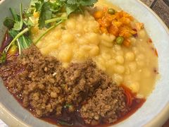 -爆炸头阿姨小四川正宗川味小吃(无任何分店)