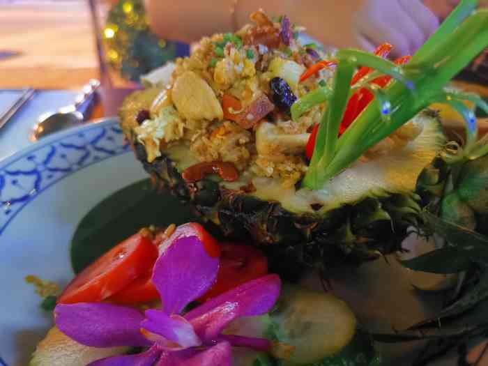 一些当地特餐厅,特别推荐水搭配的饭或者菜,还有罗勇地区必吃海虾