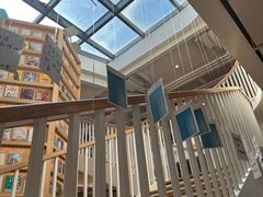 -猫的天空之城概念书店(北戴河蔚蓝海岸店)