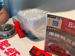 -肥肥虾庄·金牌油焖大虾(汉街SKP店)