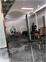 -Tloml salon