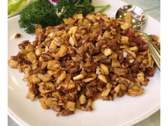生菜鵪鶉鬆-凤城酒家(红磡店)
