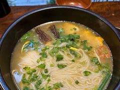-银米·云南传统过桥米线(双廊黑金冠店)