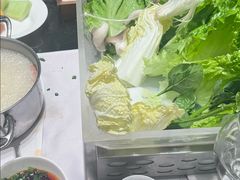 -红鼎豆捞·非遗鲍皇汤火锅(宝丰路店)