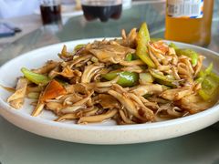 蘑菇炒辣椒-天源渔港农庄