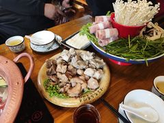 铜锅腊排骨火锅-民食香·腊排骨野生菌美食(木府店)