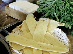 -鲁朗纳麦石锅鸡庄园