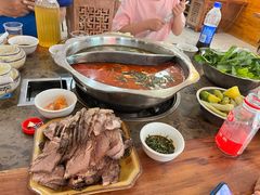 -黄利砖万峰林布依特色酸笋牛肉馆