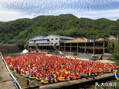 -尧山大峡谷漂流