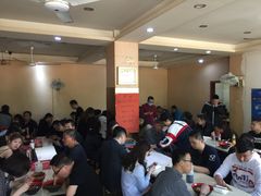 等位区-小龙大肉面馆