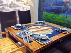 靠窗位-老刘生态大鱼坊铁锅炖鱼(赛马场店)