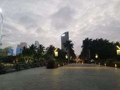 -万绿园