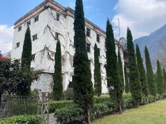 -四川汶川特大地震漩口中学遗址
