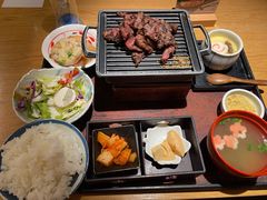 岩烧雪花牛肉定食-味太助·银饭食堂(中华城店)