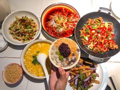 -阿瓦山寨·湘菜现炒·剁椒鱼头王(咸阳总店)