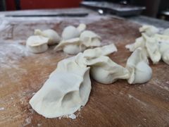 -孖妹上肉饺子馆