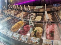 -Gelateria Dondoli