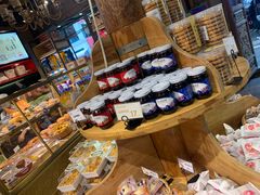 零售区-昆明冠生园·蛋糕·面包(南强街店)