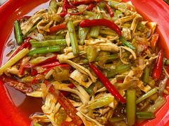 -半步颠小酒馆(繁花中心)