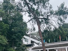 -披云山庄